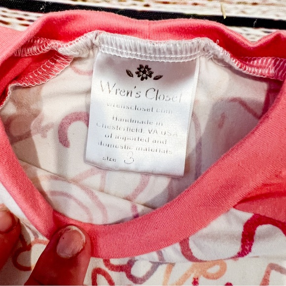 Wren’s Closet Graffiti Raglan Tee - Picture 2 of 2